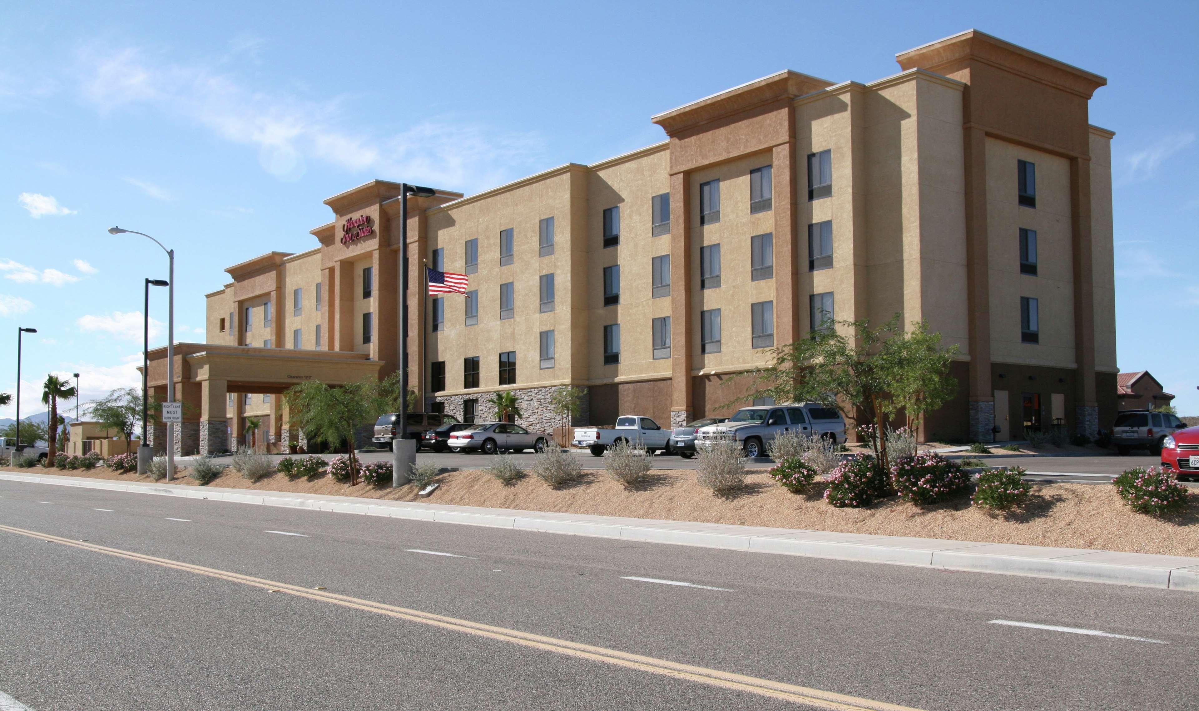 Hampton Inn And Suites Barstow Exterior photo