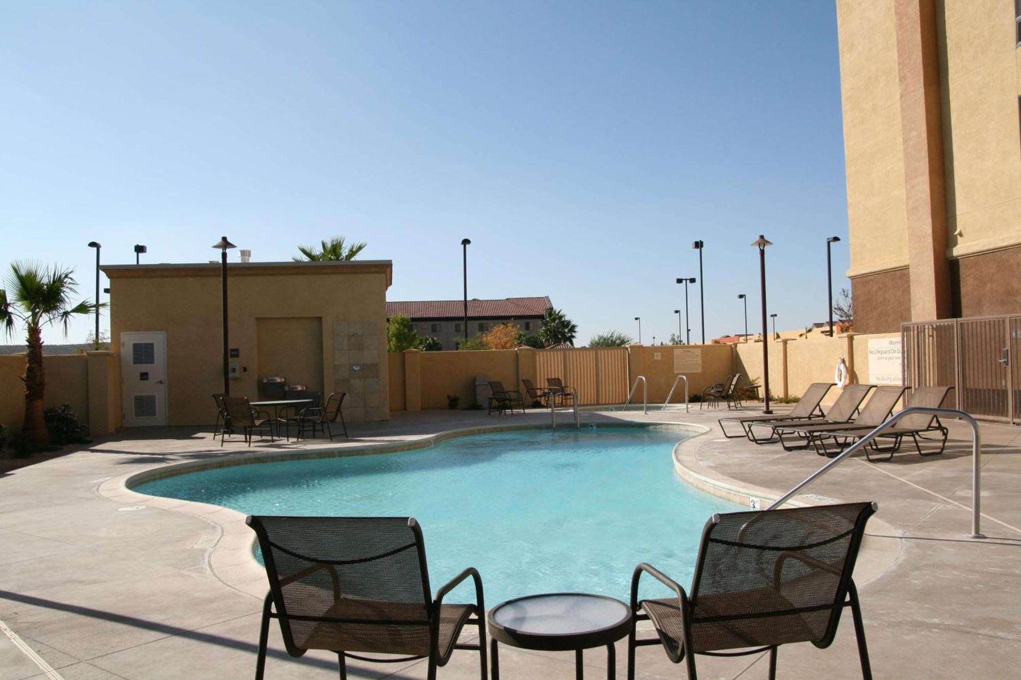 Hampton Inn And Suites Barstow Exterior photo